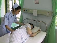 预防褥疮勤翻身的图片